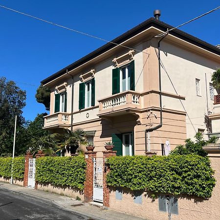 Pura Vida Bed & Breakfast Viareggio Exterior foto