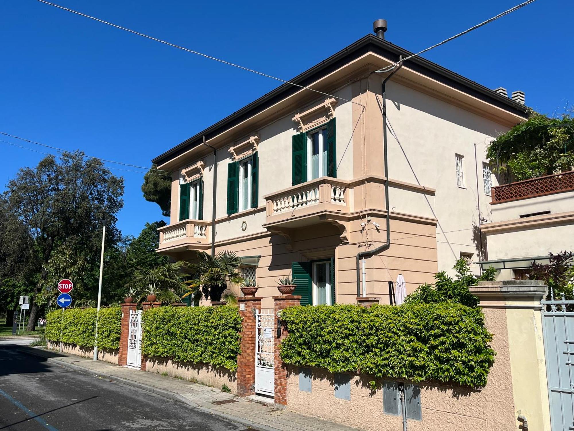 Pura Vida Bed & Breakfast Viareggio Exterior foto